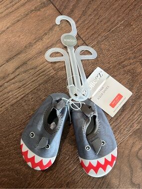 NWT Robeez Size 9-12 month Baby Aqua Shoes Water Shoes